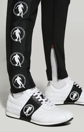 Men's sweatpants with contrast logo - BLACK | Bikkembergs