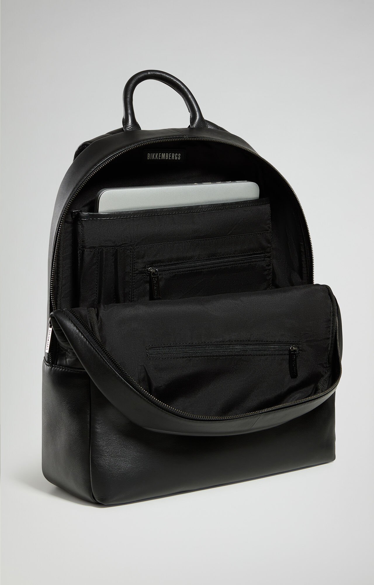 Black Byrne men's leather backpack | Bikkembergs