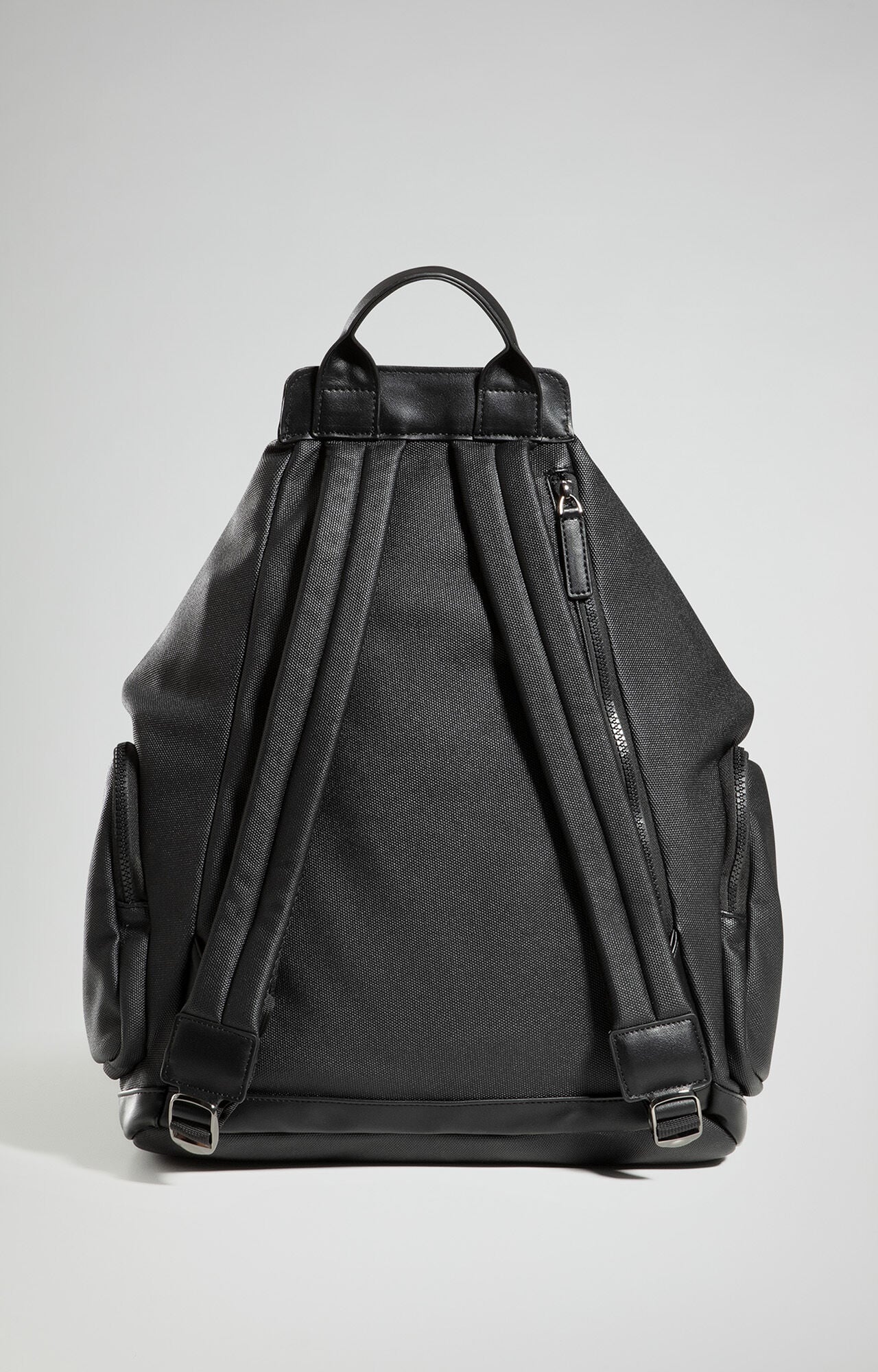 Men's accessories: hats, wallets, backpacks | Bikkembergs
