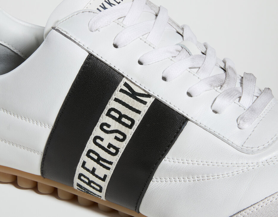 Men&rsquo;s Soccer sneakers with used finish, WHITE, hi-res-1