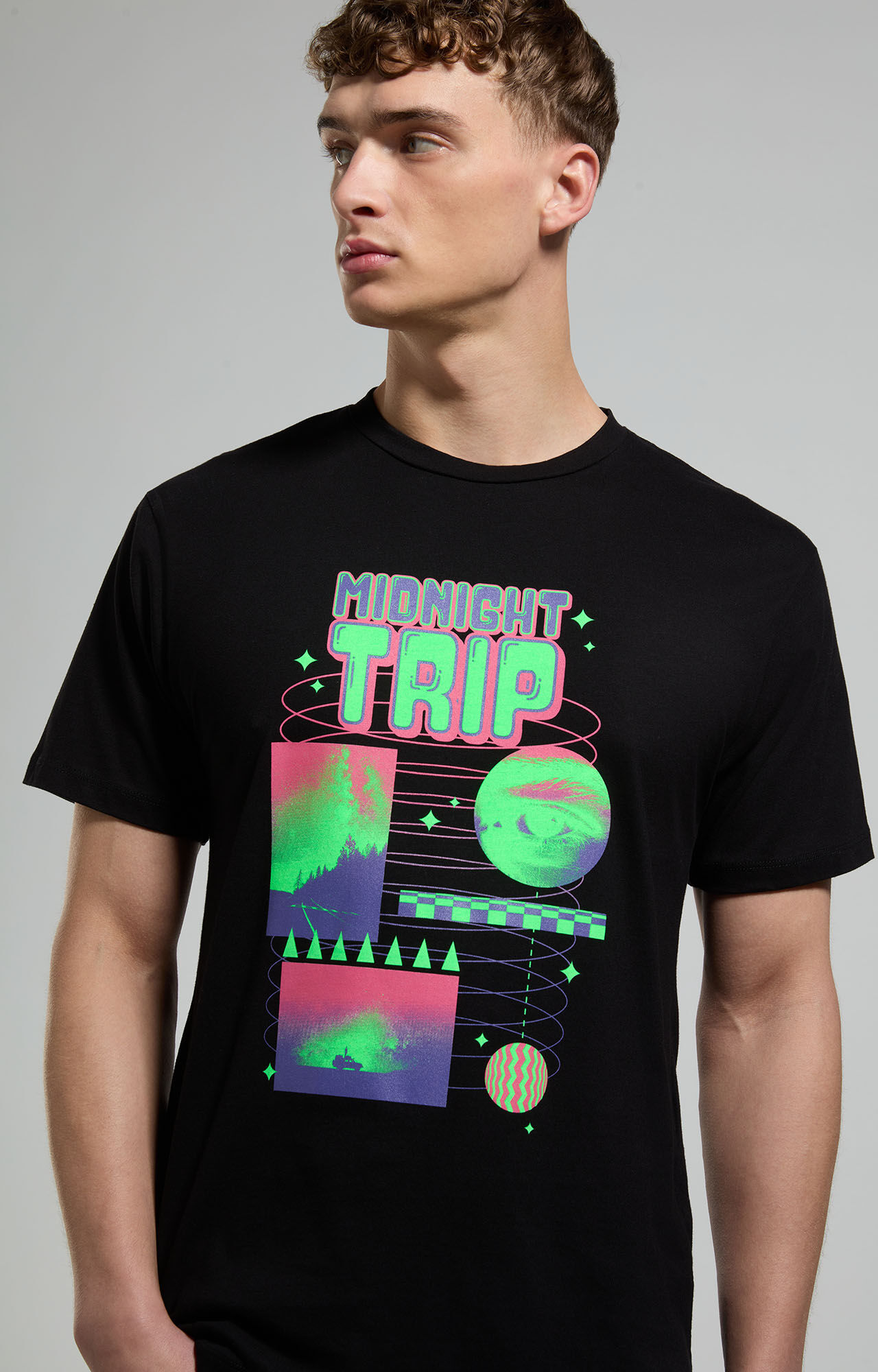 Black t shirt outlet hi res