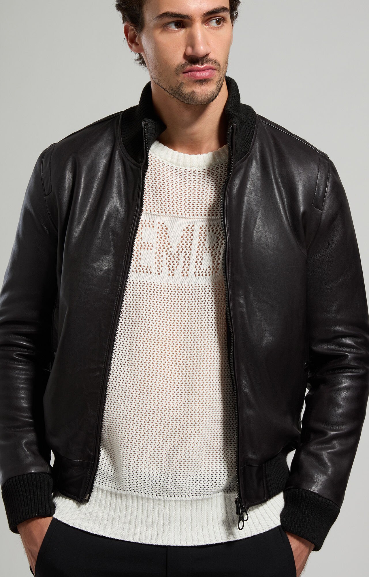 Bomber jacket high collar clearance