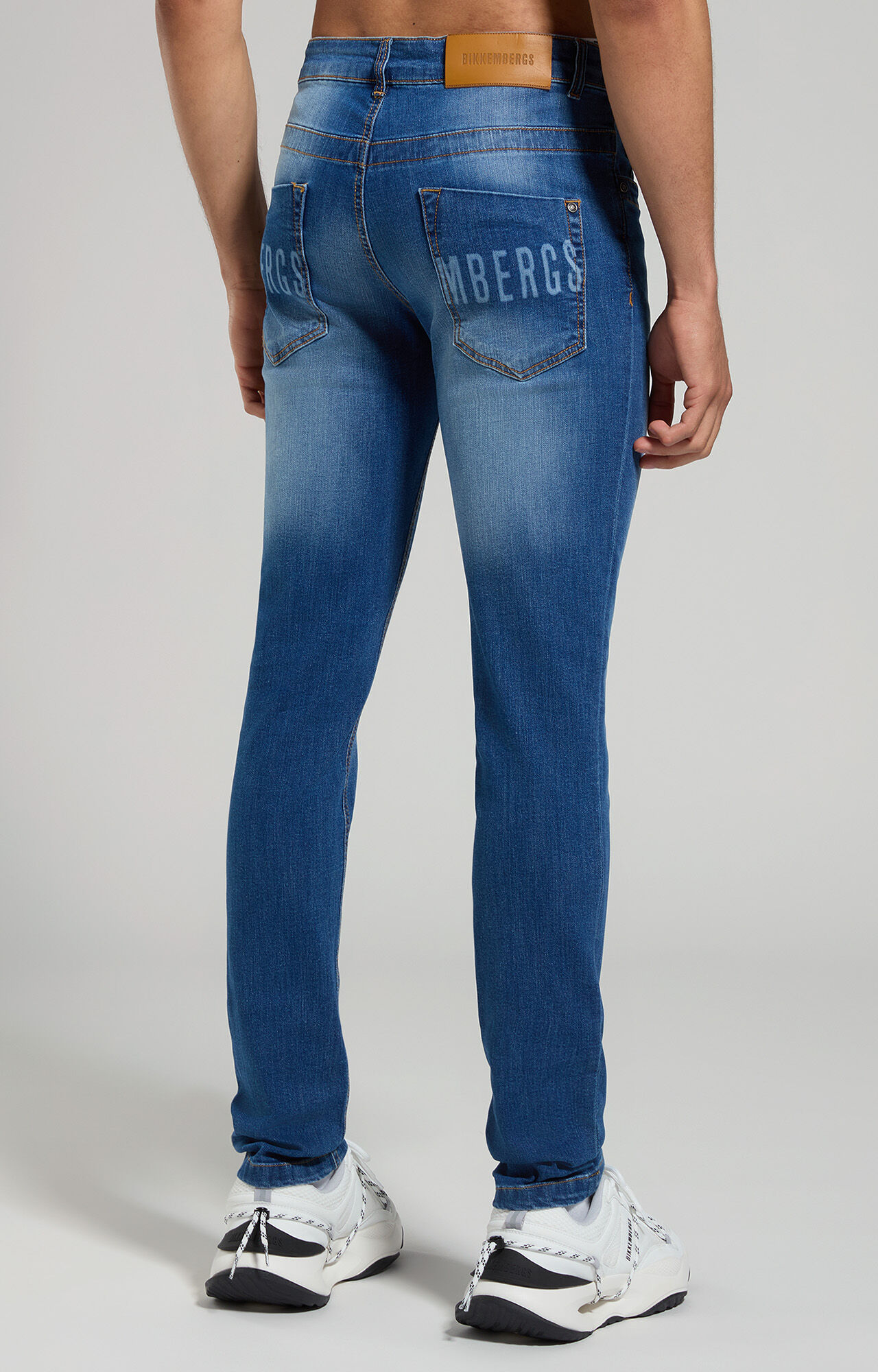 Men's Jeans slim fit, regular fit & denim shorts | Bikkembergs