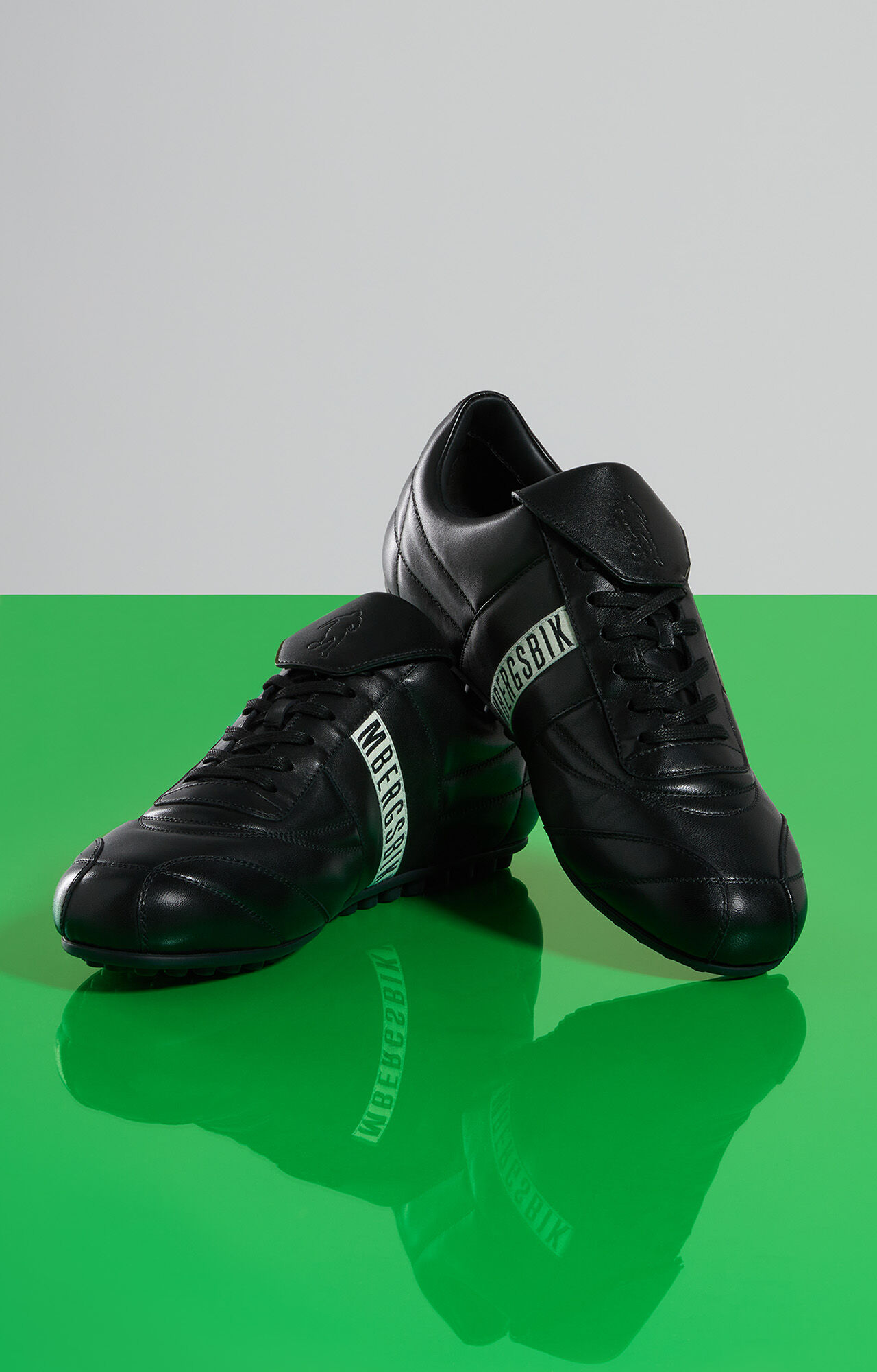 靴 DIRK BIKKEMBERGS FOOTBALL SHOES Y2K DIRK BIKKEMBERGS FOOTBALL SHOES Y2K 靴