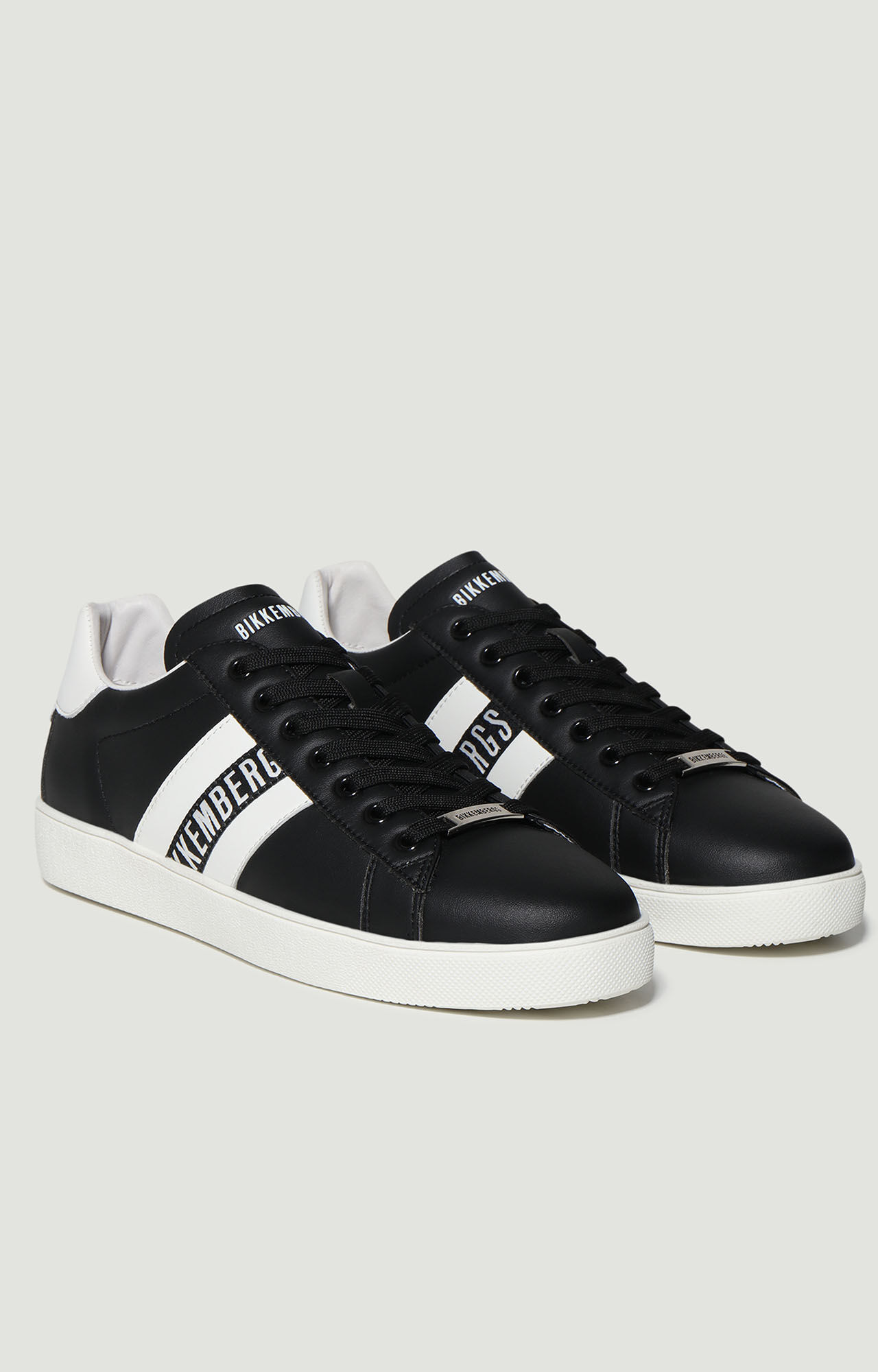 Costo sneakers sales