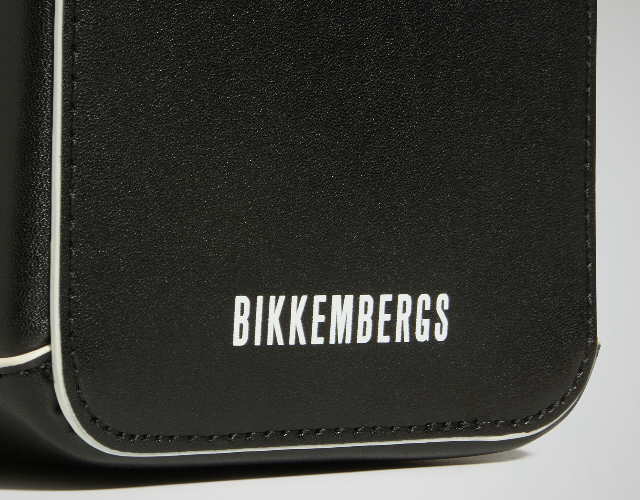 Women's shoes and accessories: trainers, bags | Bikkembergs
