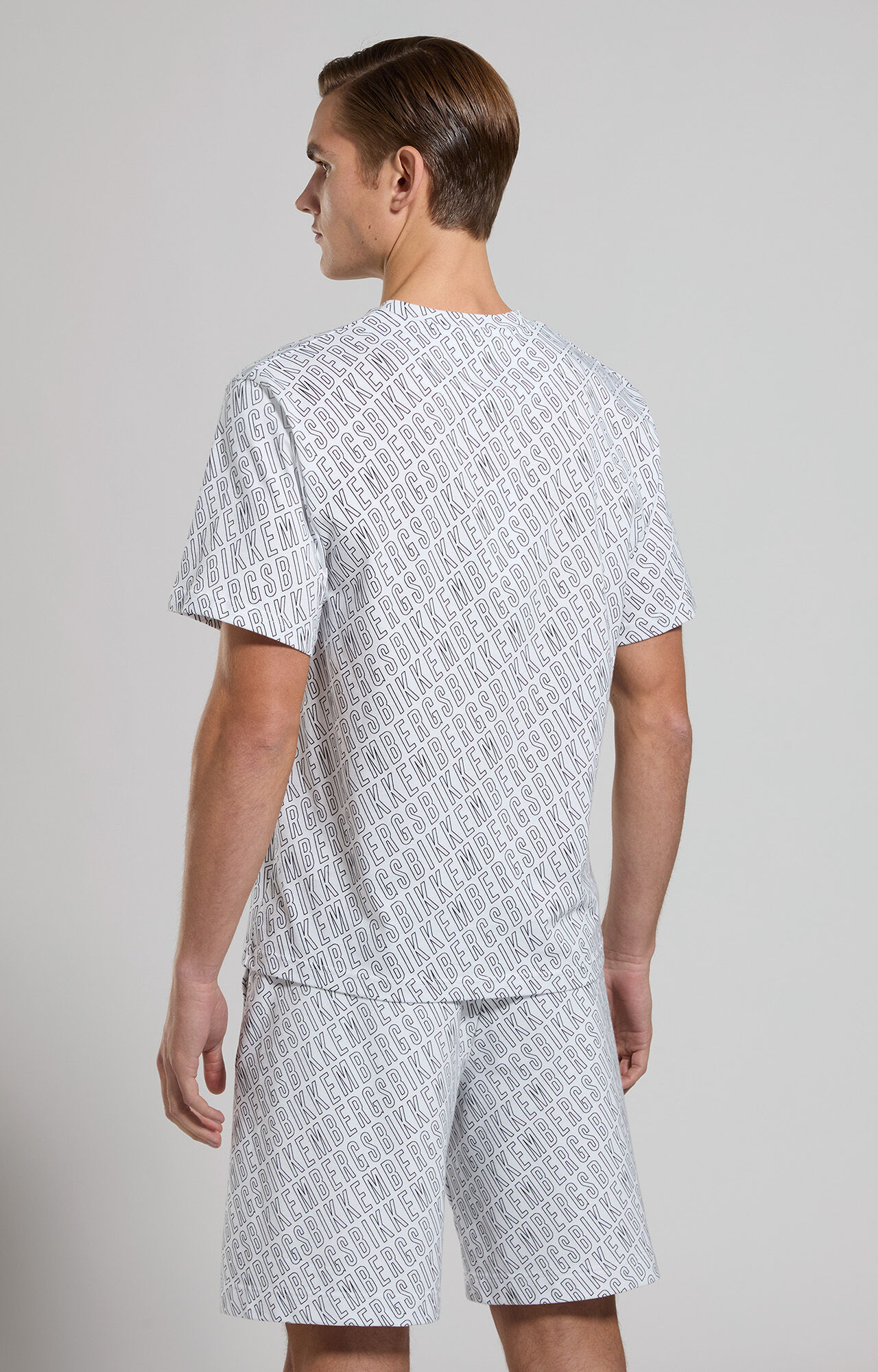 T-shirts for men, short and long sleeves | Bikkembergs