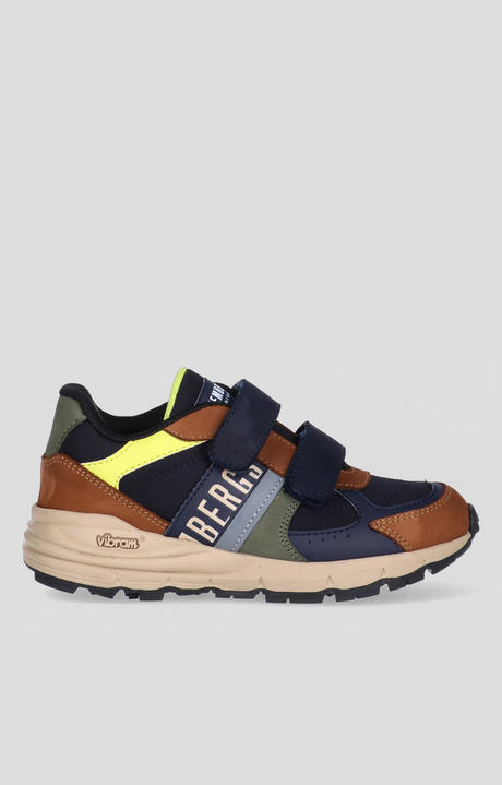 Low-top sneaker with front lacing and a sporty design, MULTICOLOR, hi-res-1