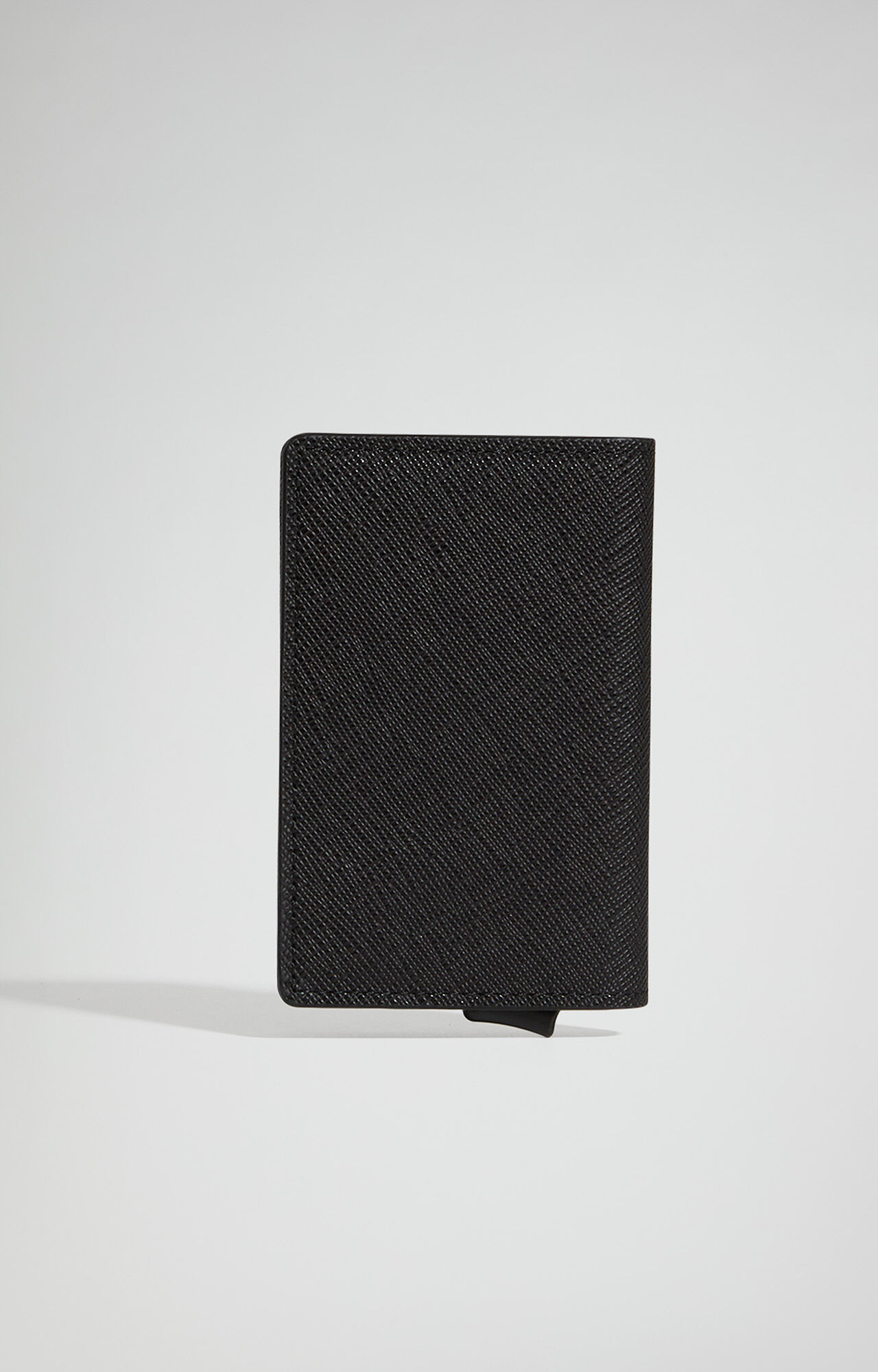 Men's wallets: card holders and leather wallets | Bikkembergs
