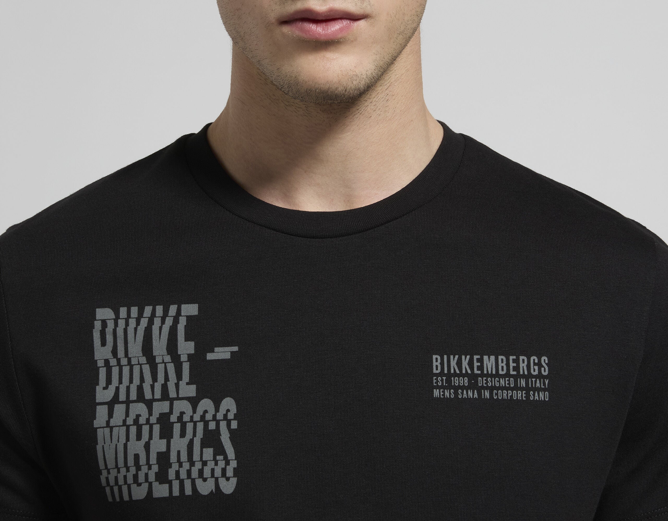 Men's clothing: jackets, trousers, polo shirts | Bikkembergs