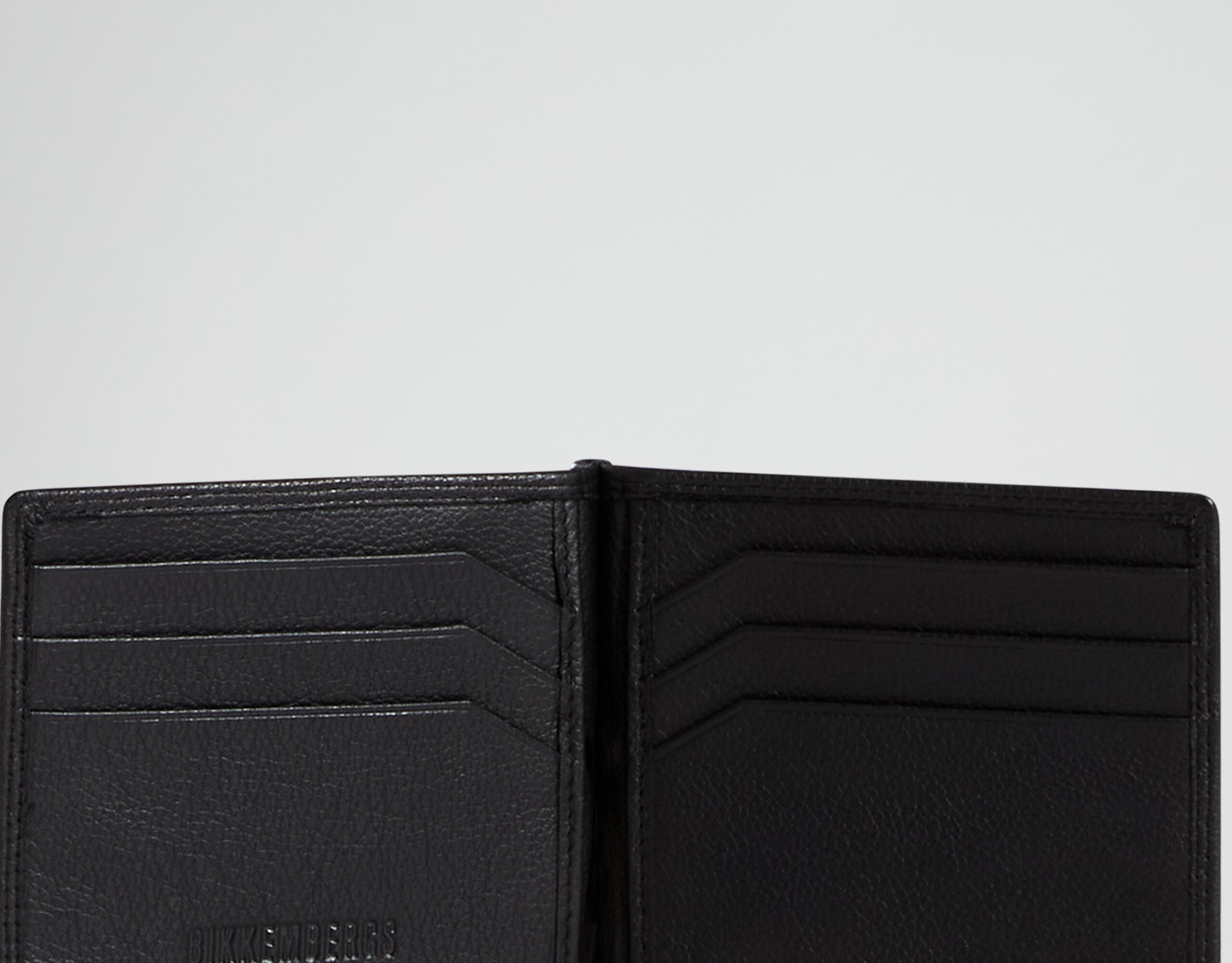 Men's wallets: card holders and leather wallets | Bikkembergs