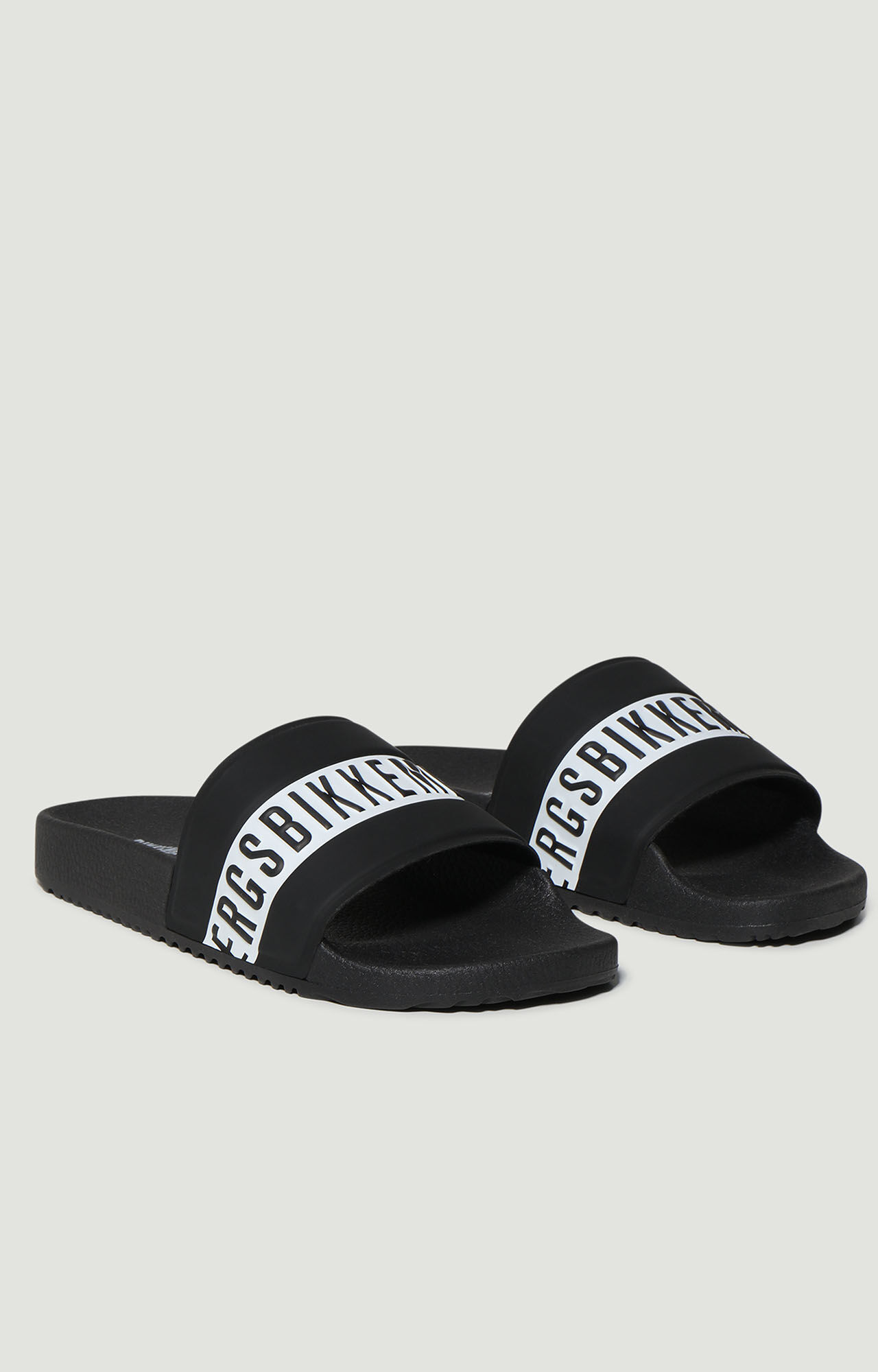 Womens black deals pool slides