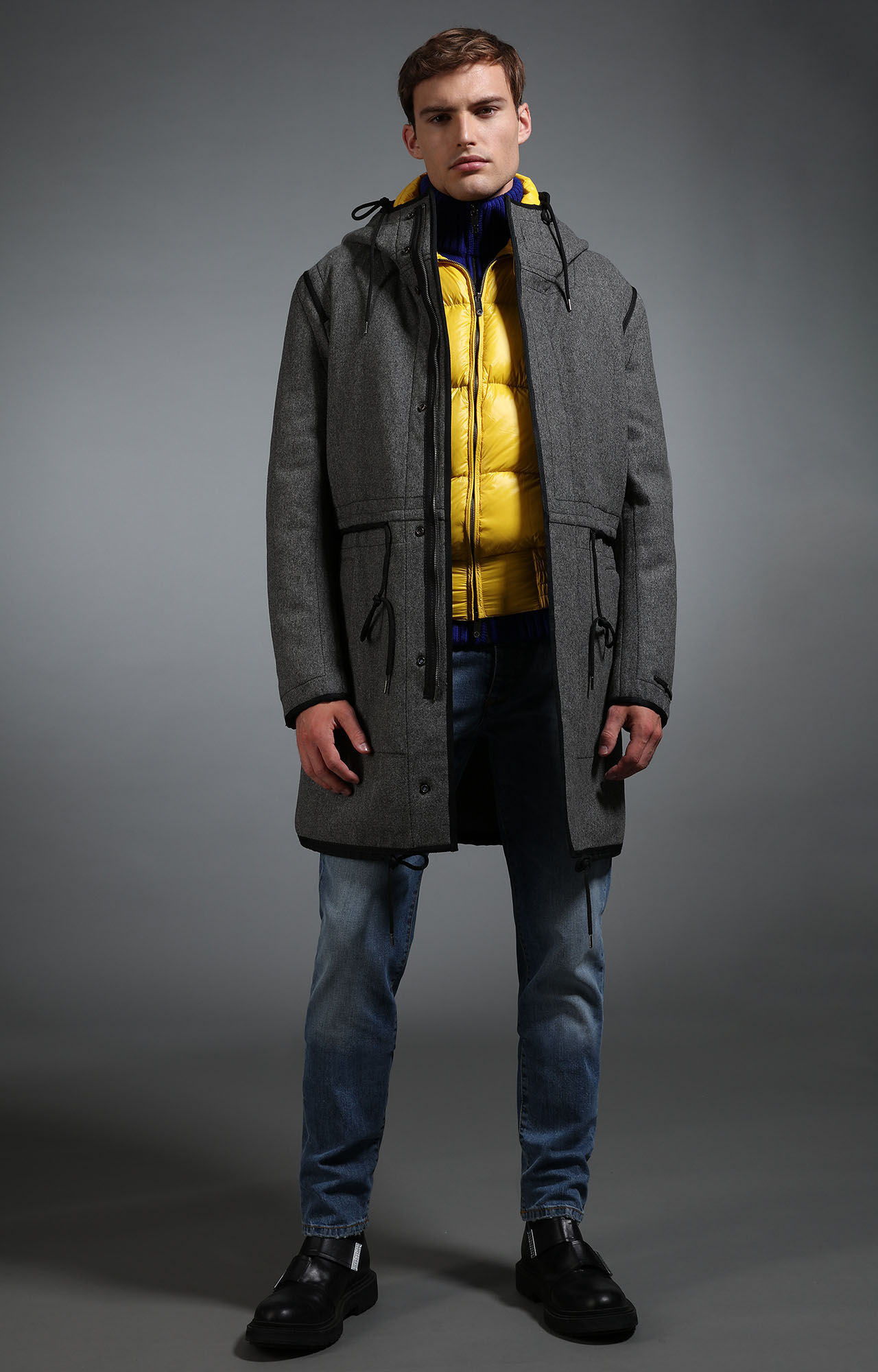 Grey Men's grey wool coat with black details | Bikkembergs
