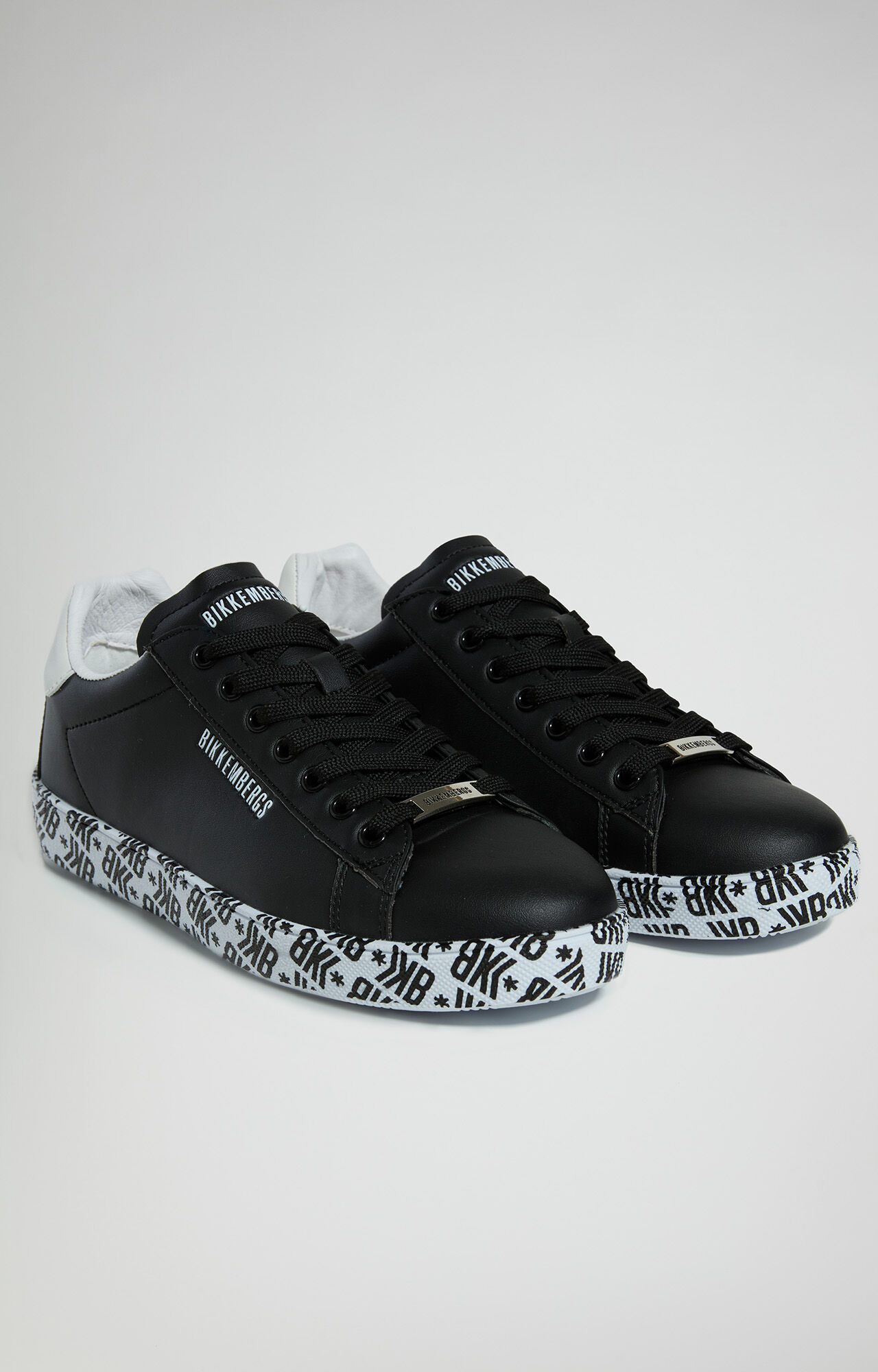 Sneakers basse nere hot sale