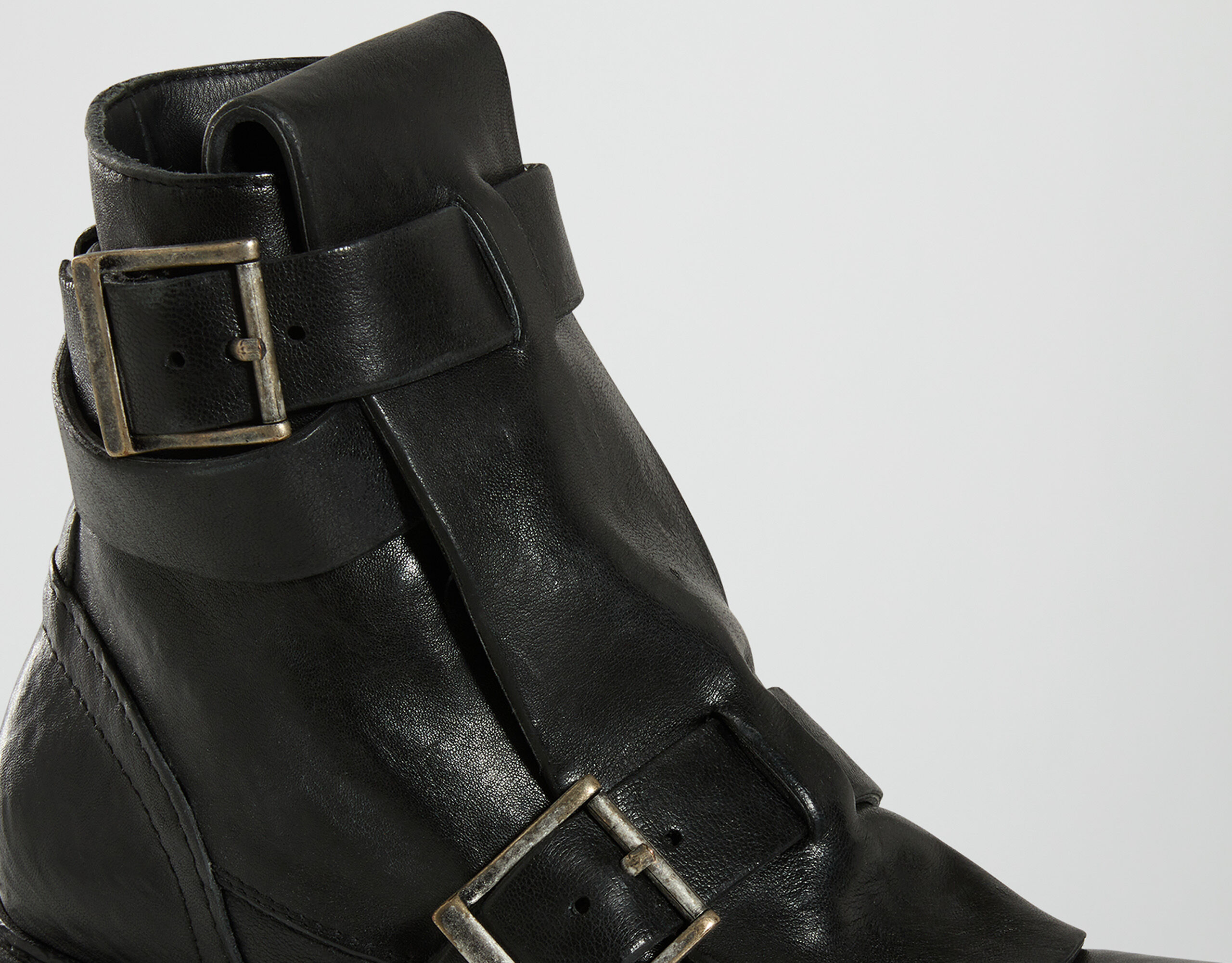 Men's Shoes: ankle boots, trainers and slides | Bikkembergs