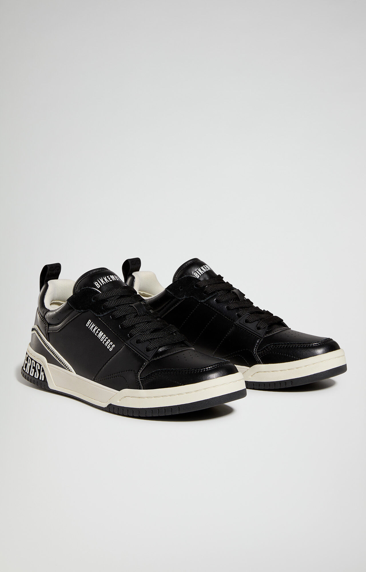 Dw trainers sale sale