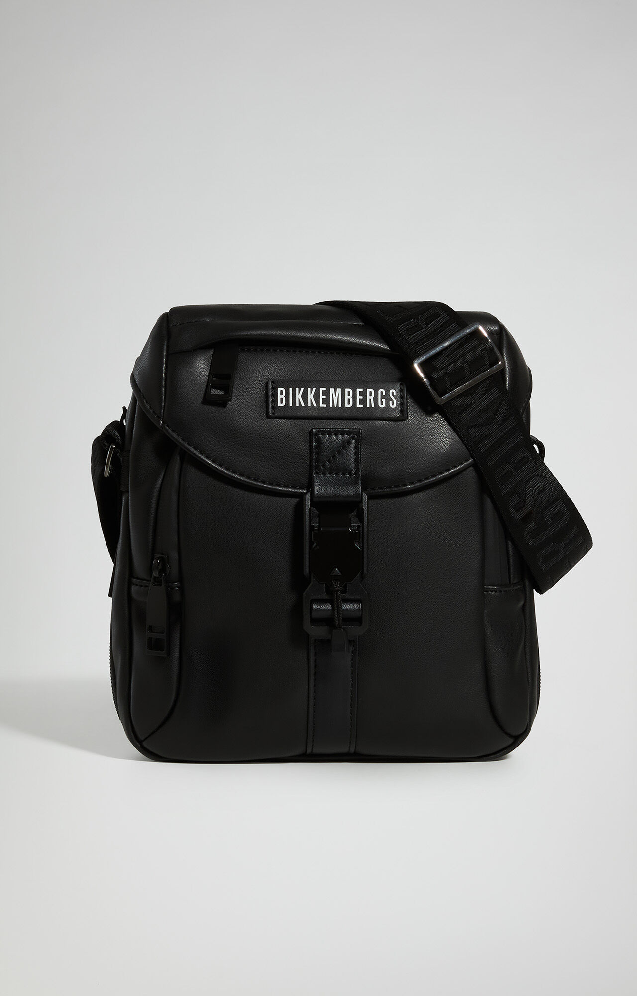 美品 BACK WORKS BANNK MAN TOTOBAG 本革 BLACK Sam men's bag - BLACK | Bikkembergs