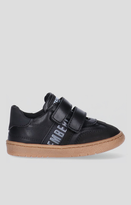 Low-top black sneaker for Boys with Velcro closure and a sporty, versatile design, BLACK, hi-res-1