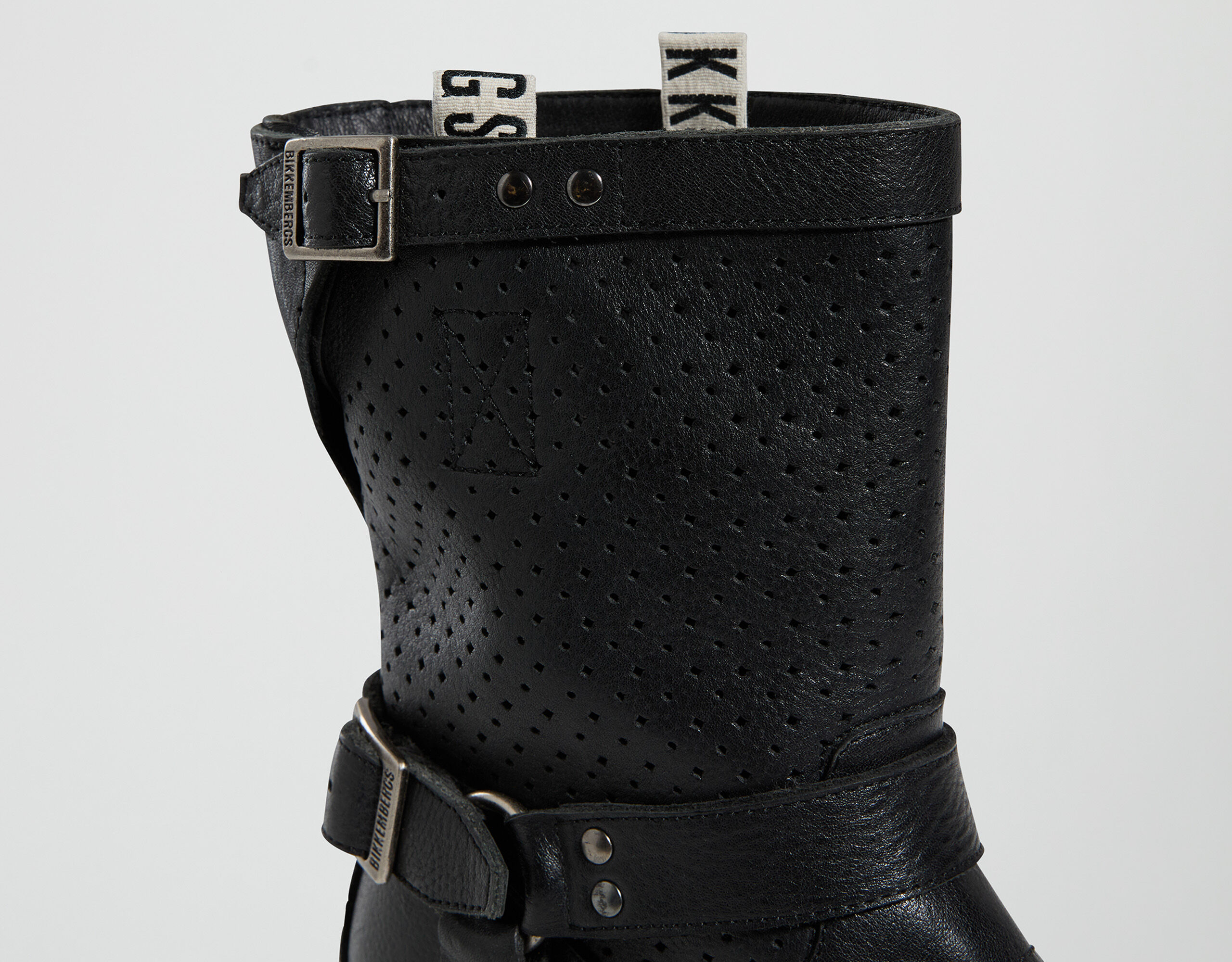 Women's shoes and accessories: trainers, bags | Bikkembergs