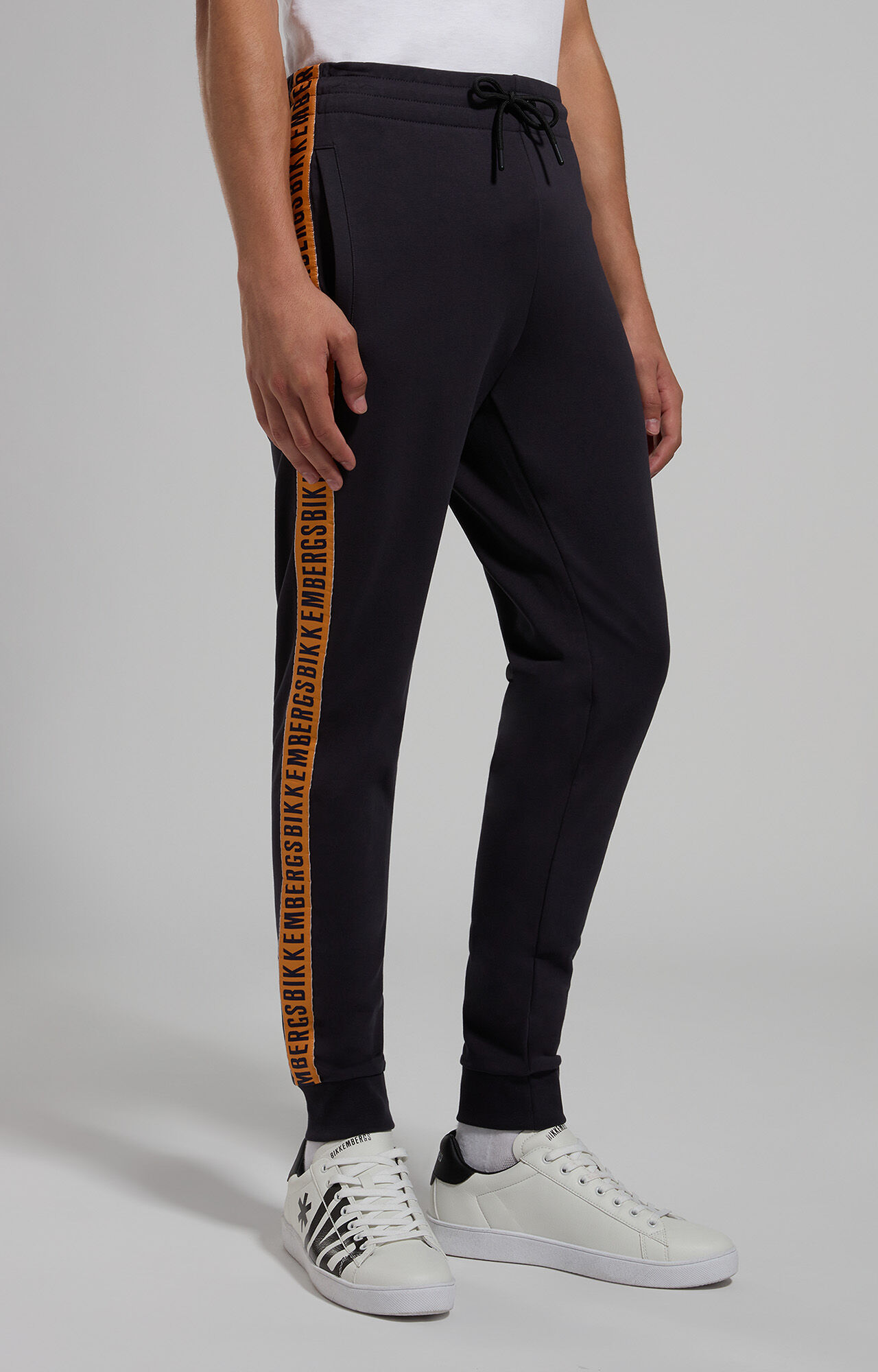 Nike joggers with taped side stripe clearance