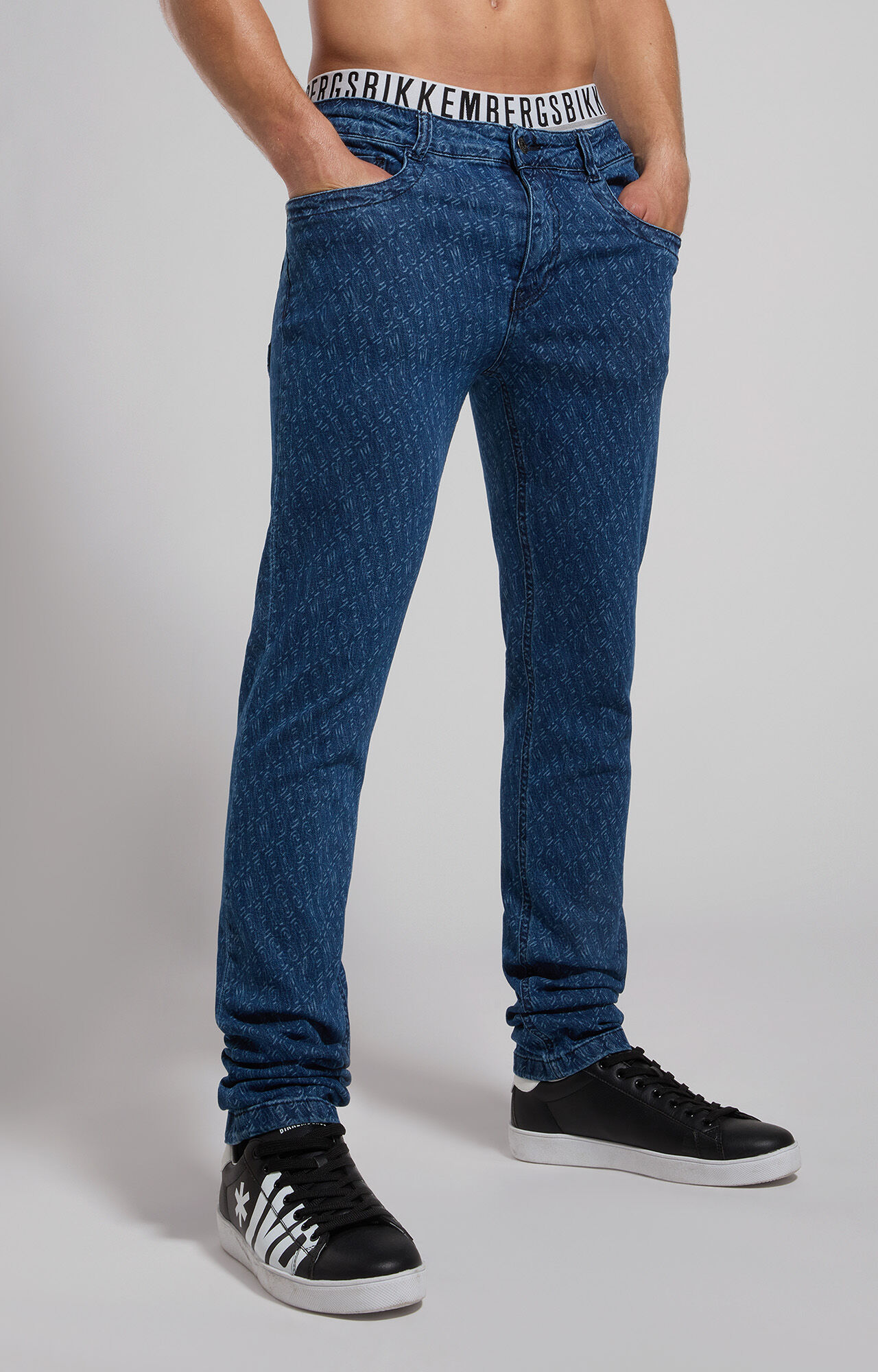 Men's Jeans slim fit, regular fit & denim shorts | Bikkembergs