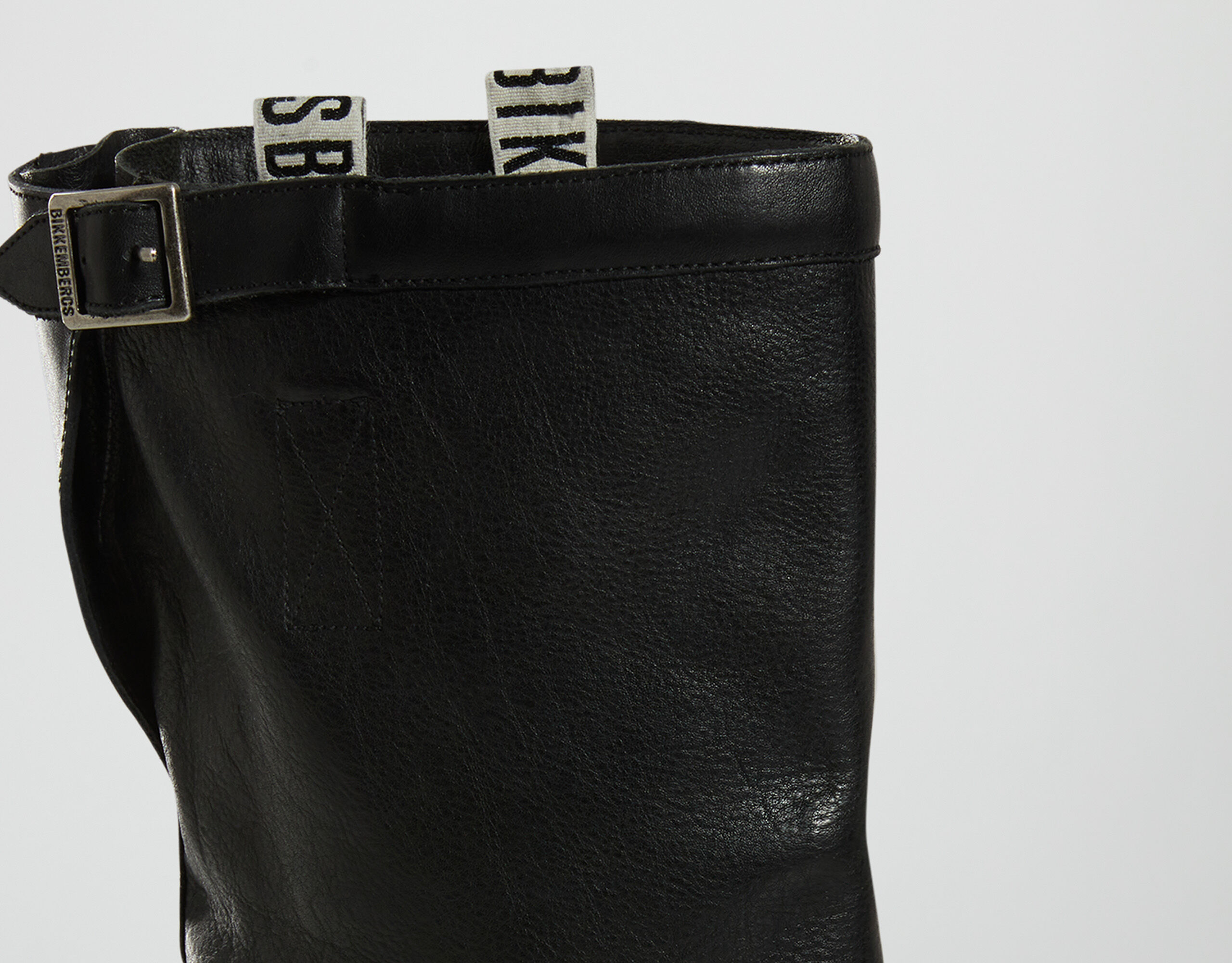 Women's shoes and accessories: trainers, bags | Bikkembergs