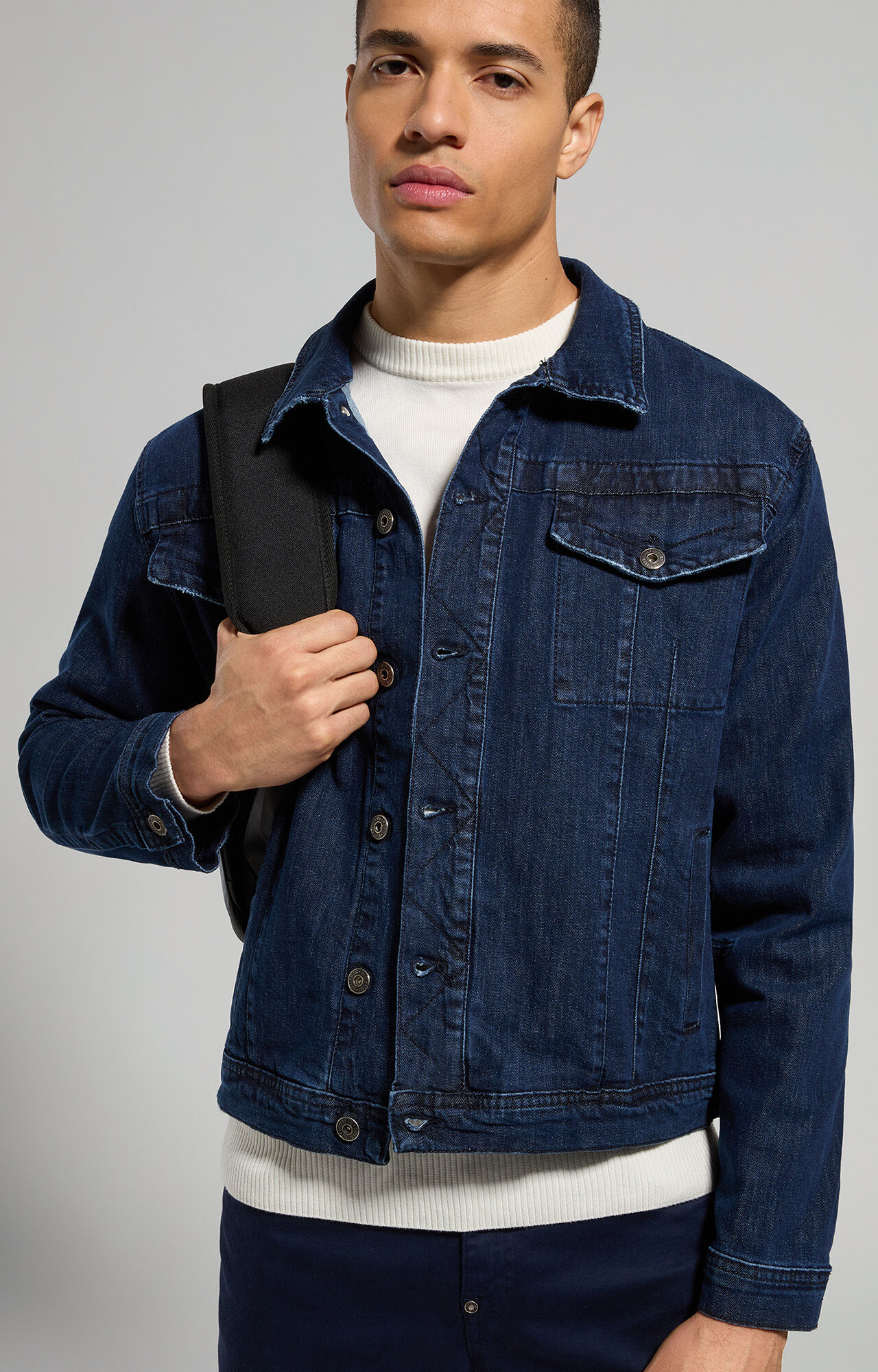 Jeans jacket slim fit sales