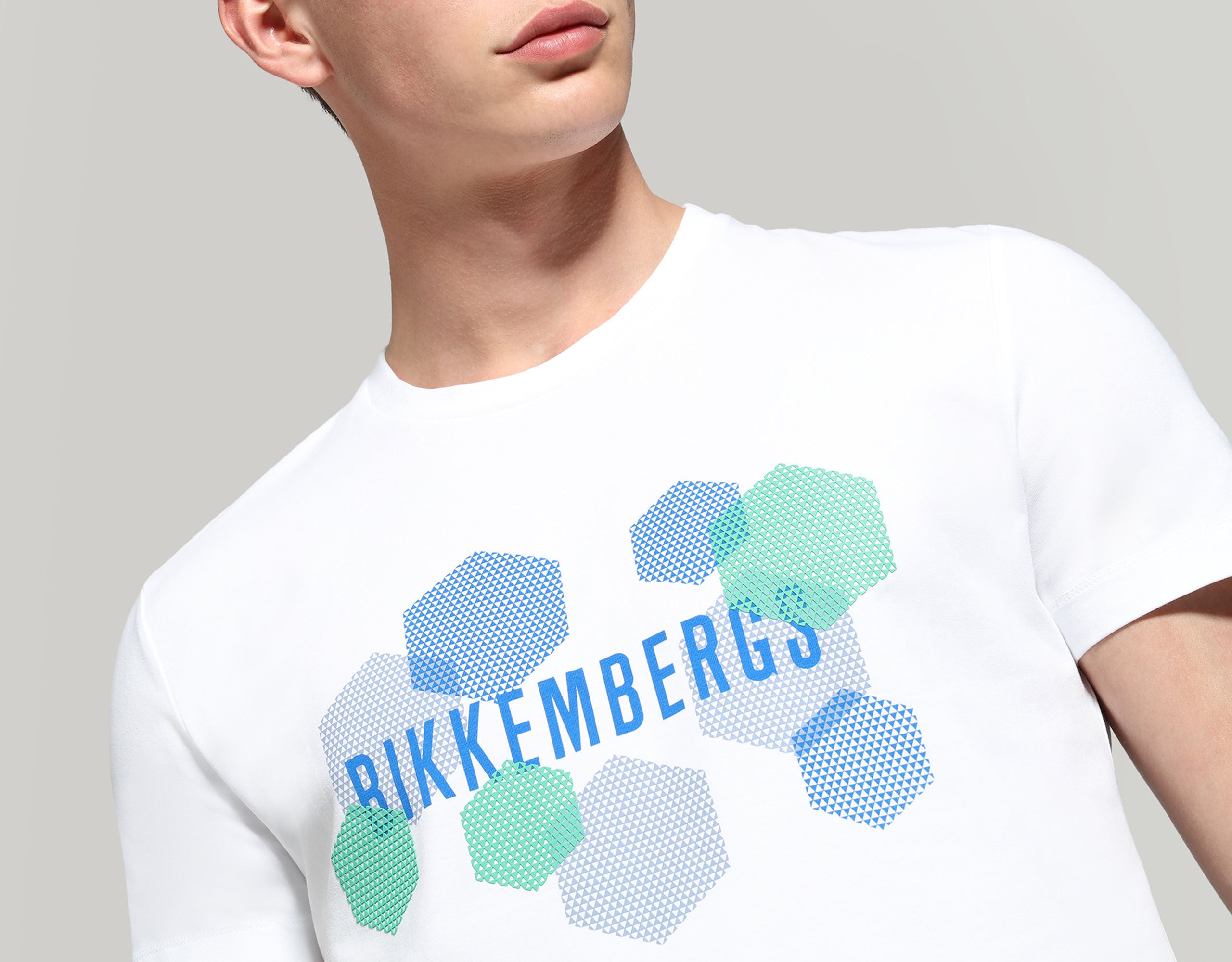 Men's White T-shirt with hexagonal print | Bikkembergs