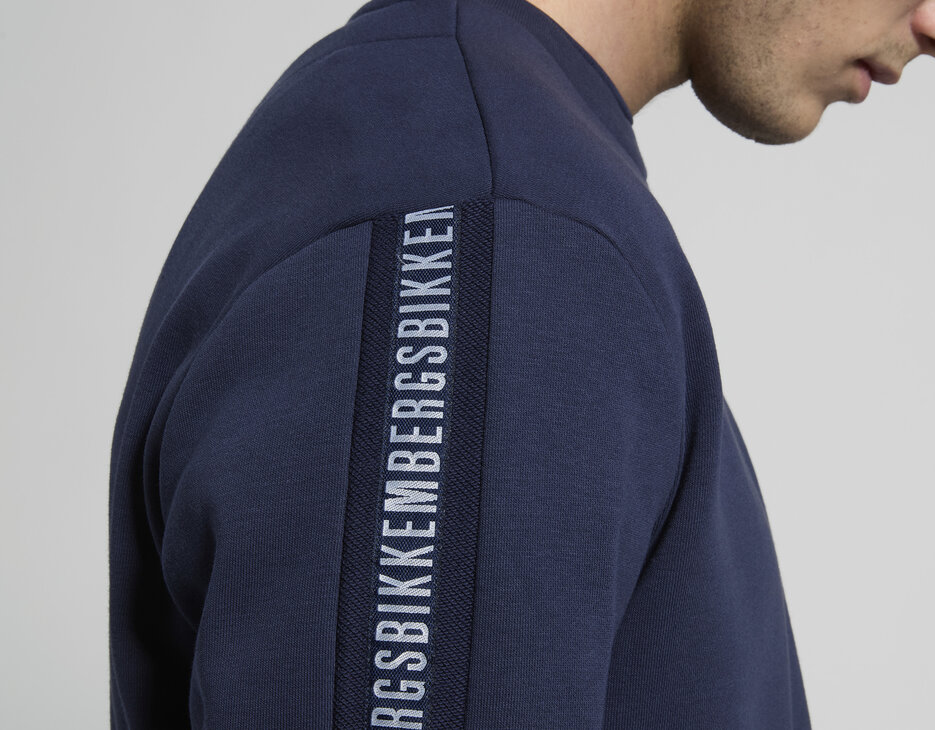 Men&rsquo;s sweatshirt with tape detailing, BLACK IRIS, hi-res-1