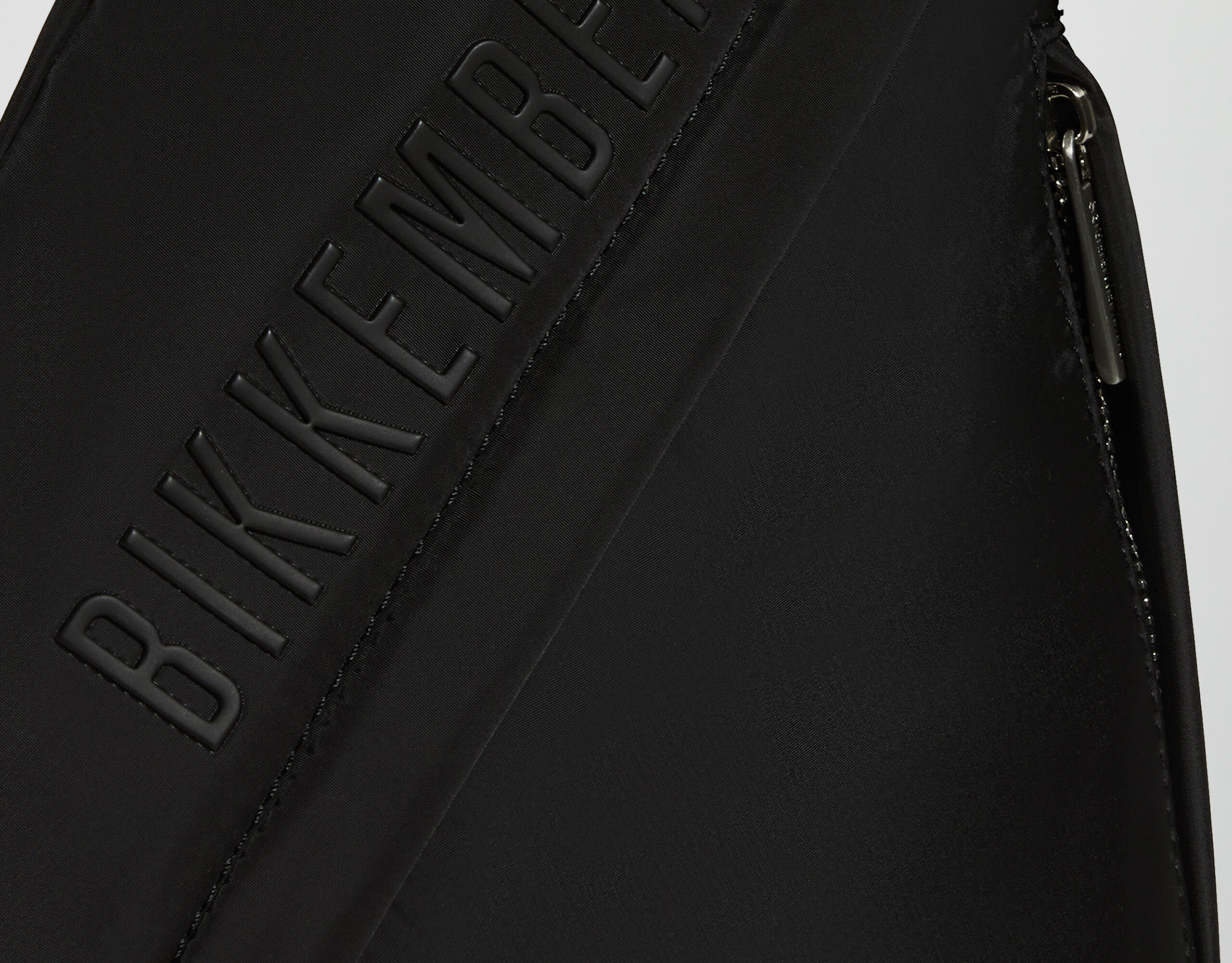 Women's bags: leather handbags, shoulder bags | Bikkembergs