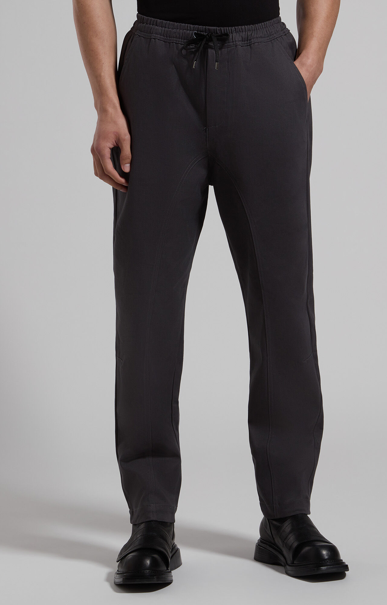Men's pants: elegant and sports trousers | Bikkembergs