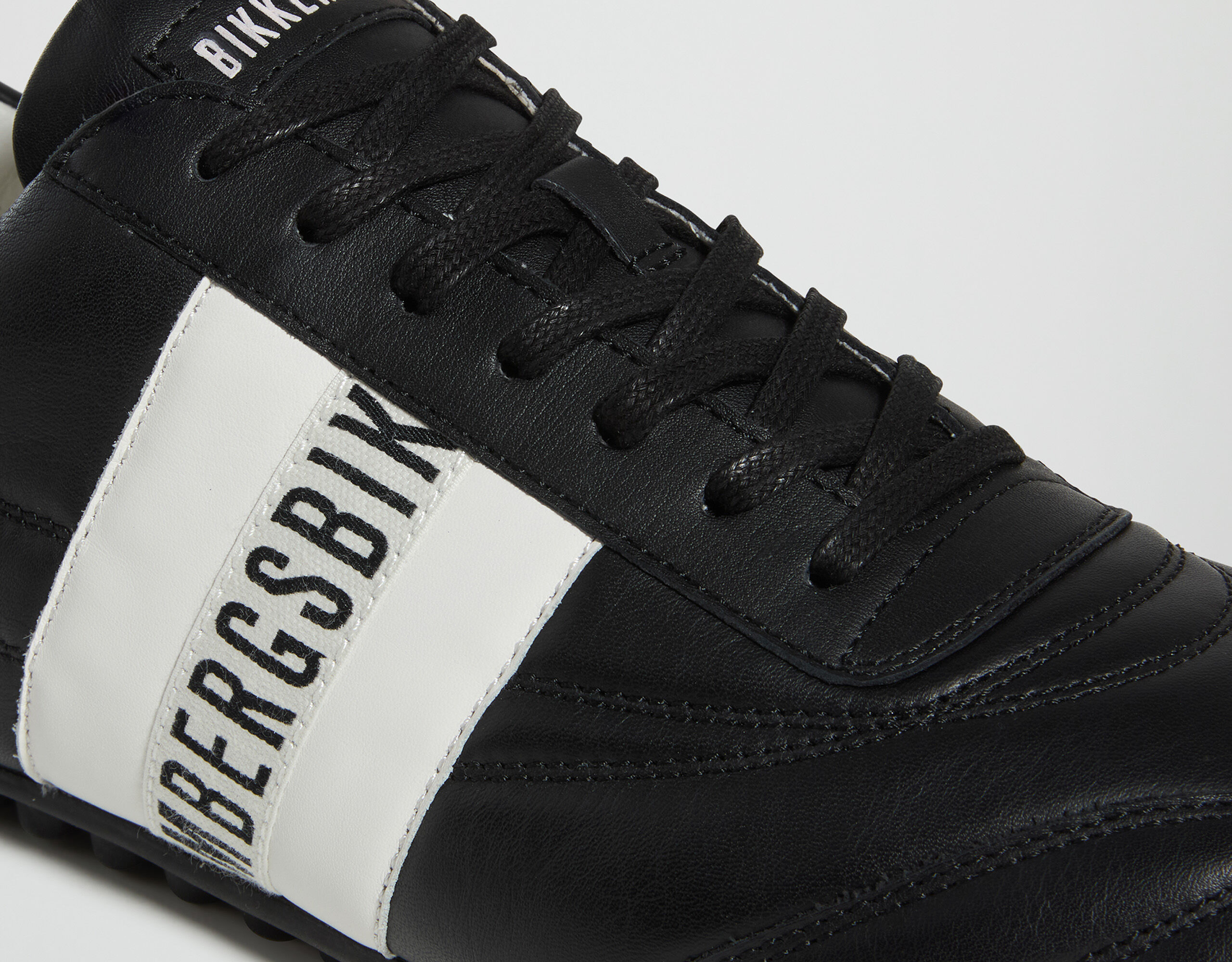 Men's trainers: sports shoes & leather trainers | Bikkembergs