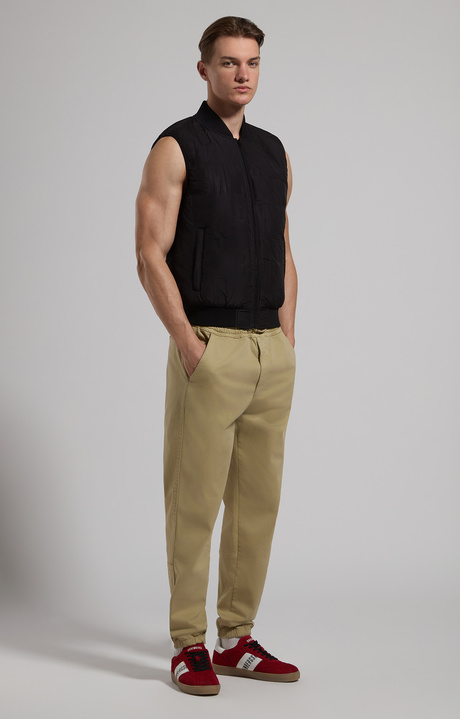 Sleeveless men’s jacket with all-over lettering, BLACK, hi-res-1