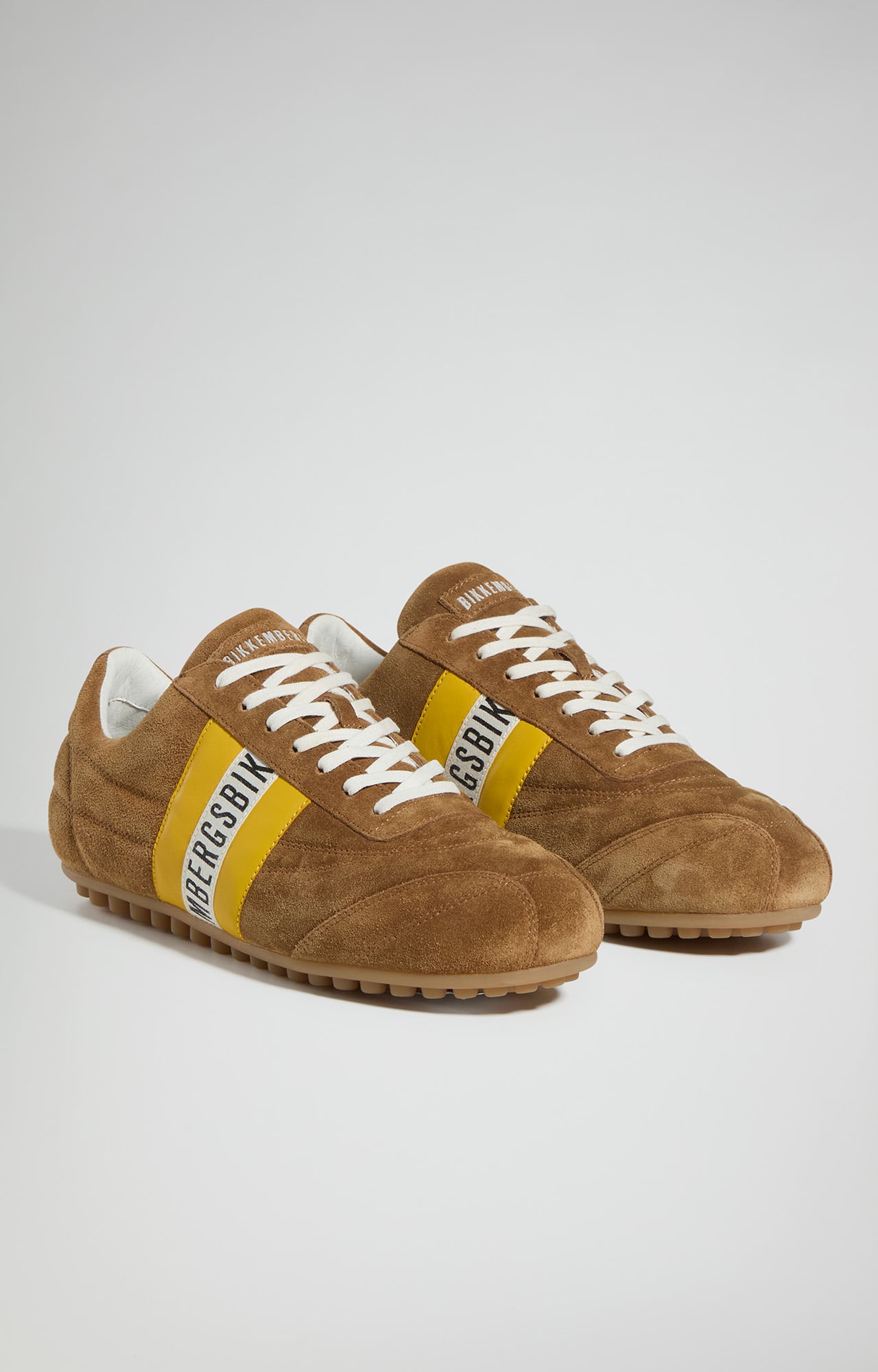 BIKKEMBERGS スウェードスニーカー Men's Soccer suede sneakers - BROWN | Bikkembergs