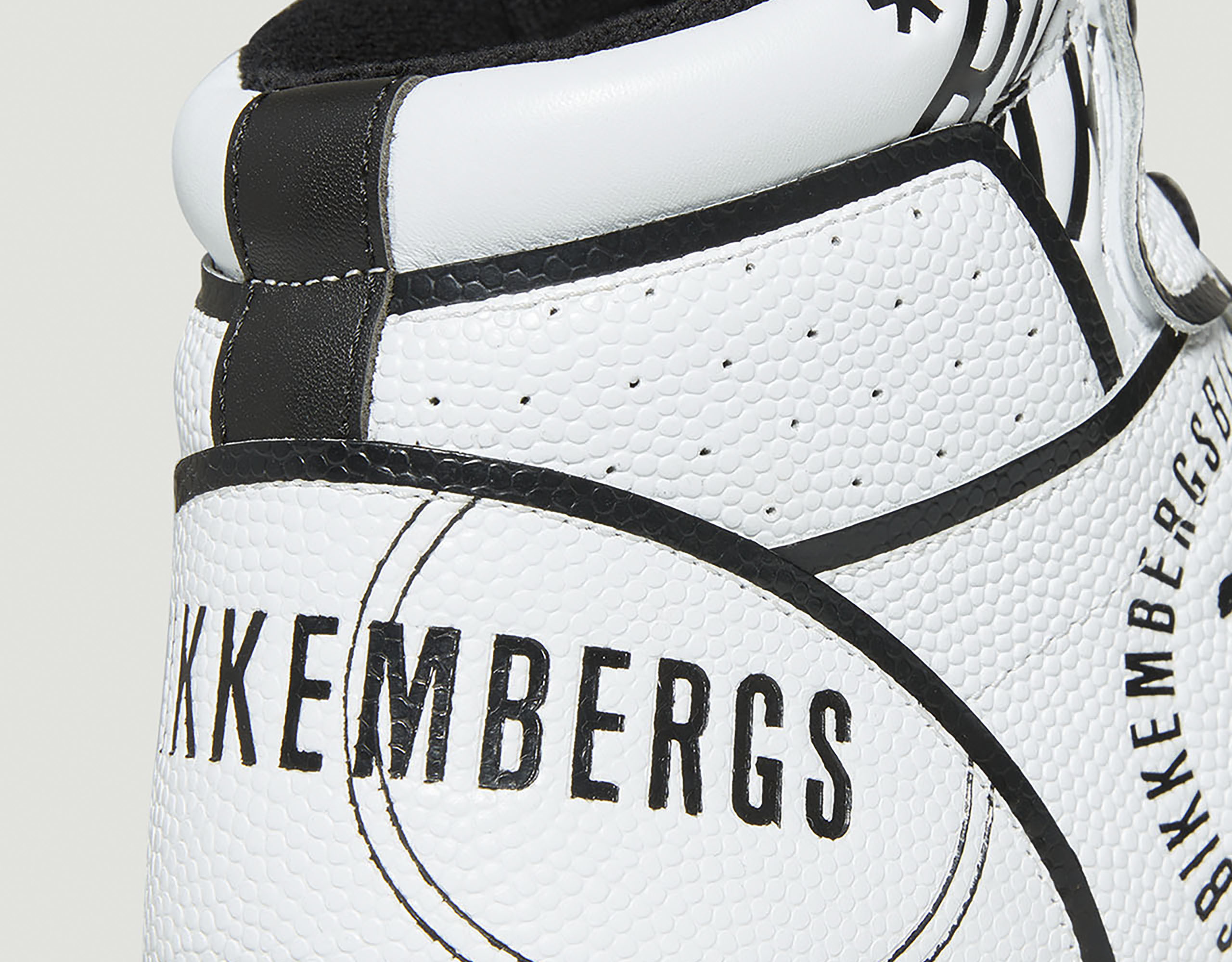 top leather basketball sneakers | WHITE 