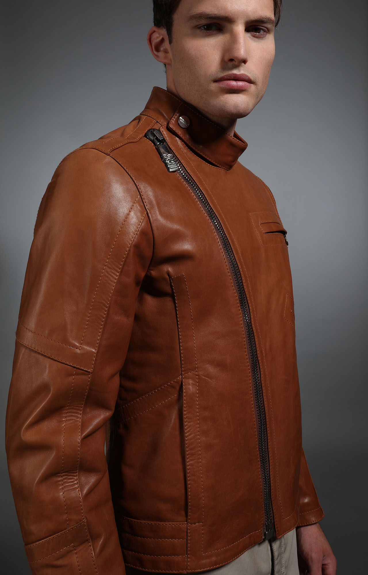 Brown Men's fitted leather biker jacket | Bikkembergs